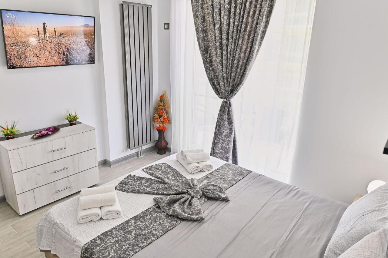 Moon Sea View Apartment - Spa N Pools Resort Mamaia Exterior photo
