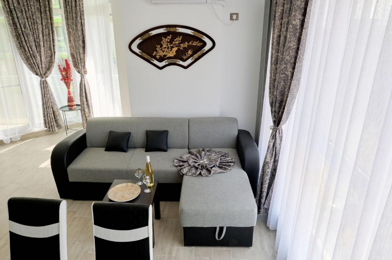 Moon Sea View Apartment - Spa N Pools Resort Mamaia Exterior photo